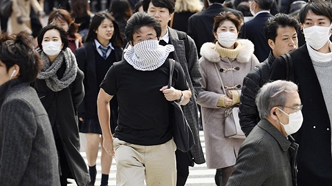 日本“战疫”升级斥千亿日元支援小企业，专家称病毒或长期化